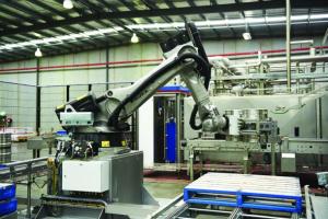 Asahi's new robot can lift a variety of keg sizes.